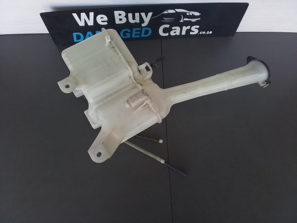 Toyota Yaris 1.5 Window Water Bottle 2018 OEM - Image 3