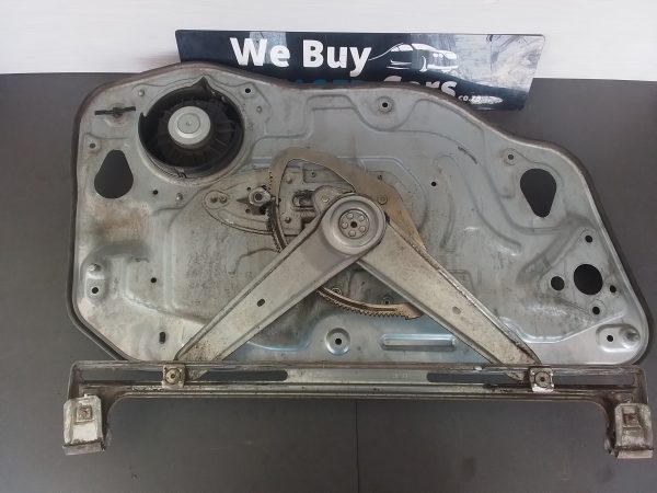 Volvo S40 2.0 L/F Window Mechanism Includes Motor and Speaker 2007 OEM - Image 4