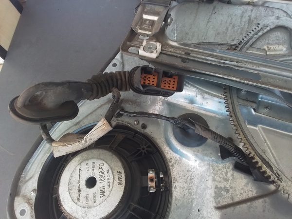 Ford Focus ST MK2 L/R Window Mechanism Includes Motor,speaker and Interior Door handle OEM - Image 3