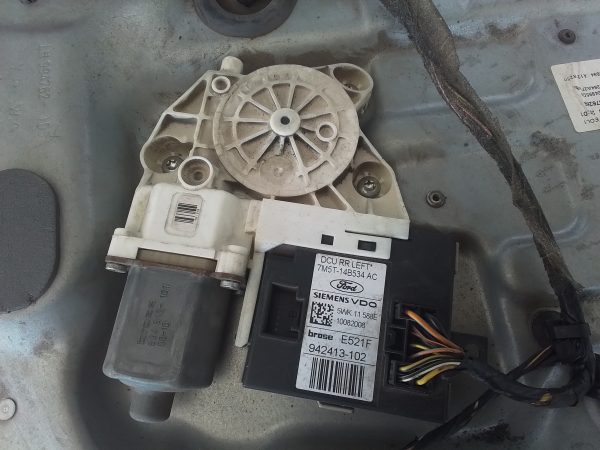 Ford Focus ST MK2 L/R Window Mechanism Includes Motor,speaker and Interior Door handle OEM - Image 4