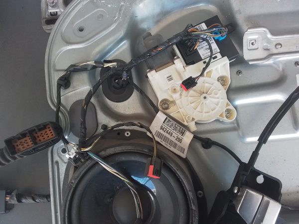 Ford Focus ST MK2 R/F Window Mechanism, Motor, Door Lock Complete OEM - Image 3