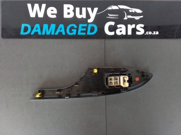 Toyota Corolla Professional L/R Window Switch 2009 OEM - Image 4