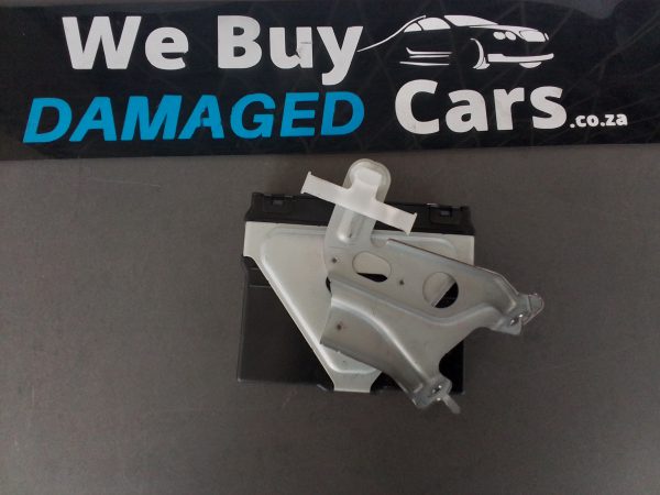 Toyota Yaris 2018 1.5 2NR Theft Locking Control Module OEM - Image 2