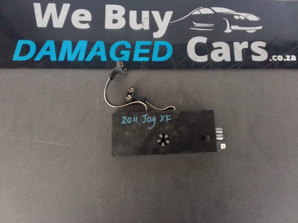 Jaguar XF AM-FM-DIV Radio Antenna Amp Module 2011 OEM - Image 4